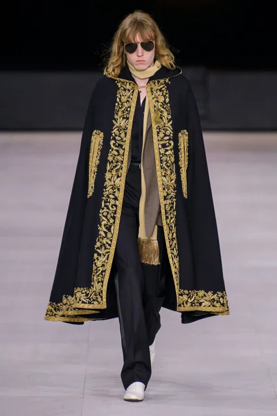 Look 50